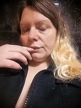 Snapshot of Lana-murr chatting on 14, 4, 2026 Lana-murr online show from 14, 4, 2026