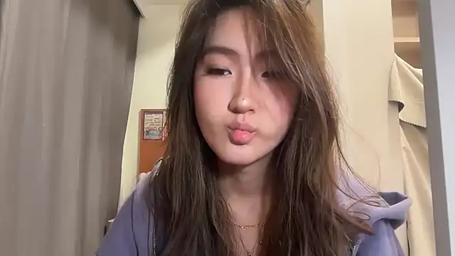 Snapshot of AlishaCheng chatting on 6, 1, 2026 AlishaCheng online show from 6, 1, 2026