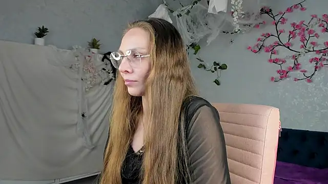 Snapshot of Olga_Cat chatting on 28, 10, 2025 Olga Cat online show from 28, 10, 2025