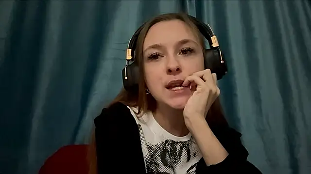 HOTBellakle online show from 9, 11, 2025