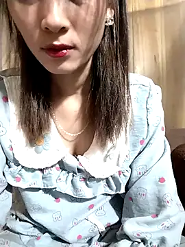 Snapshot of Em_xinh01 chatting on 29, 11, 2025 Em xinh01 online show from 29, 11, 2025