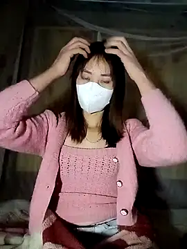 Snapshot of Em_xinh01 chatting on 1, 12, 2025 Em xinh01 online show from 1, 12, 2025