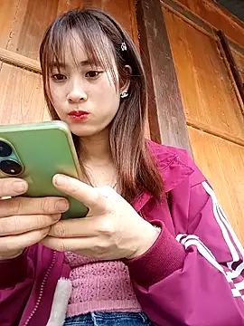 Em xinh01 online show from 17, 3, 2026