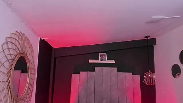 mia jagger online show from 16, 4, 2026