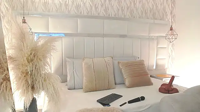 alaya noir  online show from 7, 4, 2026