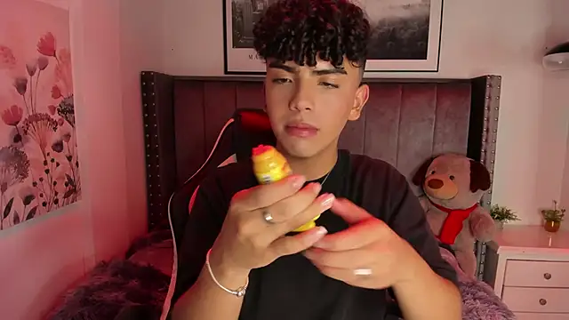 Niick Twiink online show from 5, 12, 2025