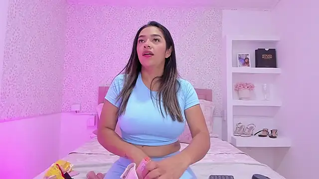 Snapshot of KatieBoison chatting on 28, 11, 2025 KatieBoison online show from 28, 11, 2025