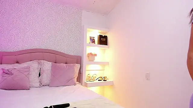 Snapshot of KatieBoison chatting on 30, 11, 2025 KatieBoison online show from 30, 11, 2025