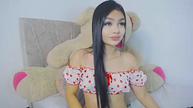 Snapshot of little_emiily_ chatting on 6, 11, 2025 little emiily online show from 6, 11, 2025