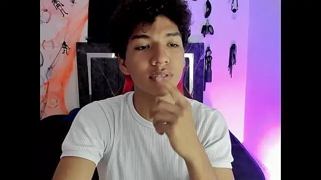 Snapshot of Maximiliano_Khalil chatting on 6, 11, 2025 Maximiliano Khalil online show from 6, 11, 2025