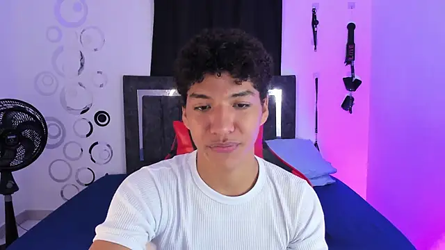 Snapshot of Maximiliano_Khalil chatting on 19, 11, 2025 Maximiliano Khalil online show from 19, 11, 2025