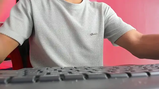 Snapshot of Maximiliano_Khalil chatting on 23, 11, 2025 Maximiliano Khalil online show from 23, 11, 2025