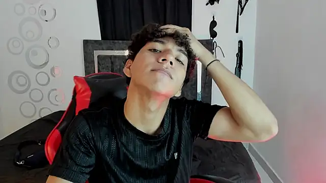 Snapshot of Maximiliano_Khalil chatting on 29, 11, 2025 Maximiliano Khalil online show from 29, 11, 2025