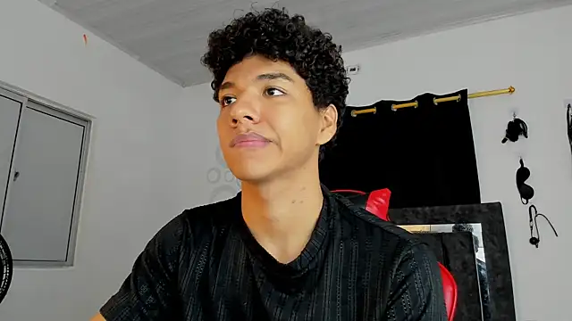 Snapshot of Maximiliano_Khalil chatting on 30, 11, 2025 Maximiliano Khalil online show from 30, 11, 2025