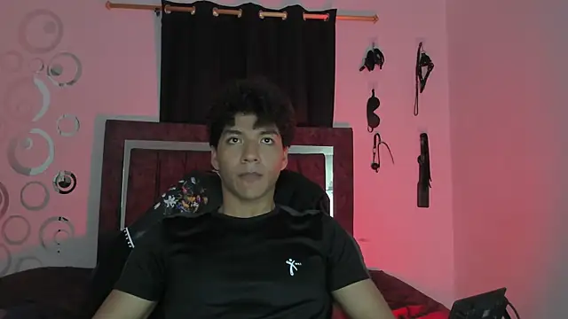 Snapshot of Maximiliano_Khalil chatting on 2, 12, 2025 Maximiliano Khalil online show from 2, 12, 2025