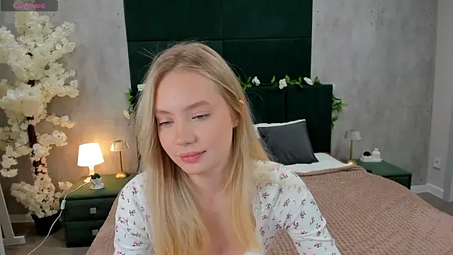 Melanie Ryer online show from 14, 11, 2025