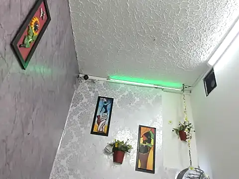 Snapshot of matewhottx18 chatting on 9, 11, 2025 matewhottx18 online show from 9, 11, 2025