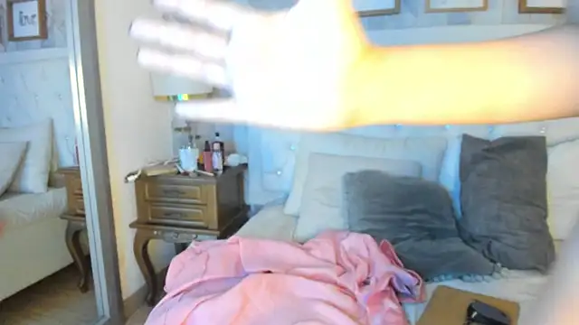 Snapshot of scarlett_thompson_7 chatting on 10, 11, 2025 scarlett thompson 7 online show from 10, 11, 2025