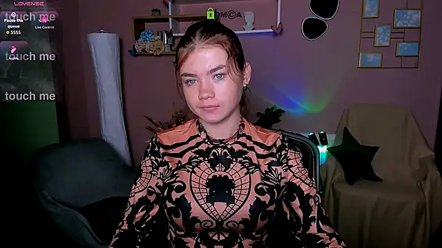 Snapshot of isabel_wave chatting on 18, 11, 2025 isabel wave online show from 18, 11, 2025