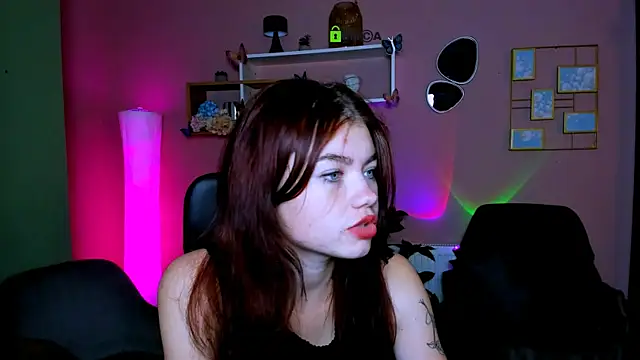 Snapshot of isabel_wave chatting on 23, 11, 2025 isabel wave online show from 23, 11, 2025