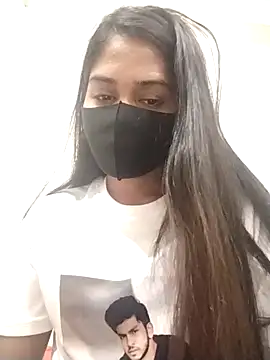 Green LaDY66 online show from 21, 11, 2025