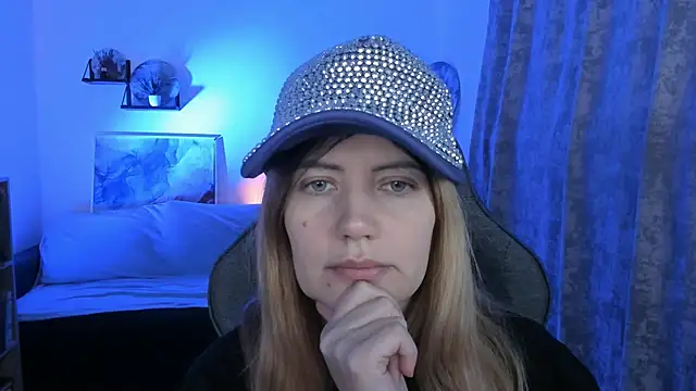 Snapshot of AleksaLaurent chatting on 14, 12, 2025 AleksaLaurent online show from 14, 12, 2025