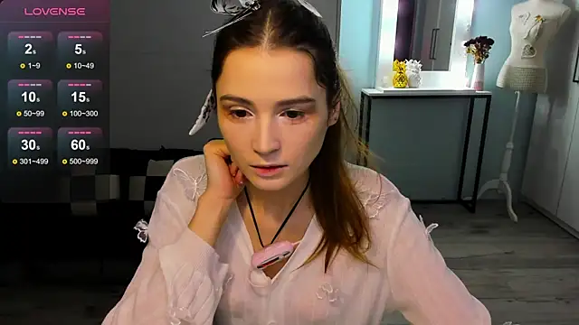 Snapshot of Hana_Flo_ chatting on 15, 12, 2025 Hana Flo online show from 15, 12, 2025