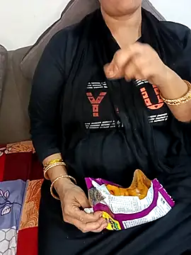 Snapshot of Sizzling_Shreya chatting on 29, 10, 2025 Sizzling Shreya online show from 29, 10, 2025