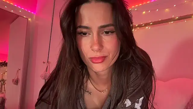 SpicyLunaaa online show from 15, 7, 2026