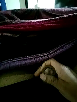 female hunterr online show from 14, 12, 2025