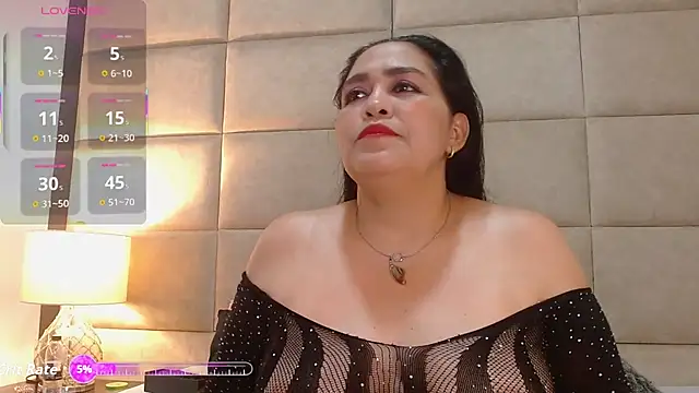 NoaMilf  online show from 5, 12, 2025