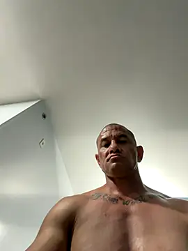 Snapshot of HighonTee chatting on 28, 10, 2025 HighonTee online show from 28, 10, 2025