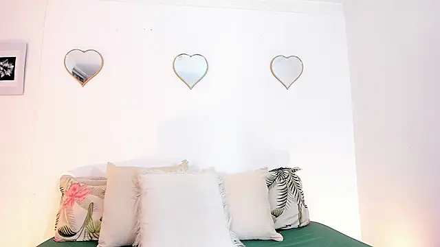 julialex  online show from 5, 3, 2026