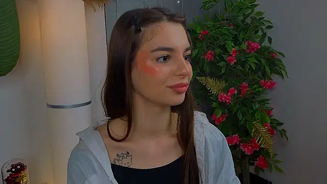 Snapshot of LauraHansil chatting on 8, 3, 2026 LauraHansil online show from 8, 3, 2026