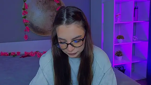 Snapshot of LauraHansil chatting on 17, 3, 2026 LauraHansil online show from 17, 3, 2026