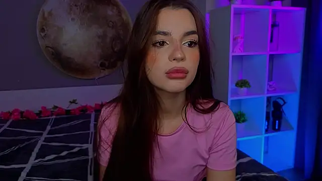 Snapshot of LauraHansil chatting on 24, 3, 2026 LauraHansil online show from 24, 3, 2026