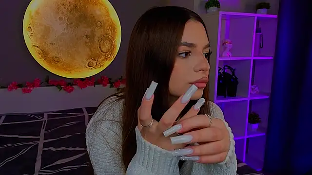 Snapshot of LauraHansil chatting on 13, 4, 2026 LauraHansil online show from 13, 4, 2026