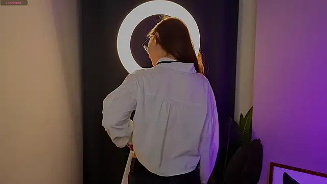 Snapshot of LauraHansil chatting on 15, 4, 2026 LauraHansil online show from 15, 4, 2026