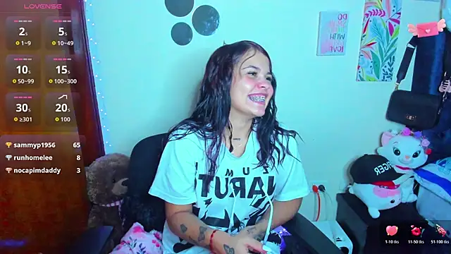 Snapshot of Emma_boo chatting on 14, 11, 2025 Emma boo online show from 14, 11, 2025