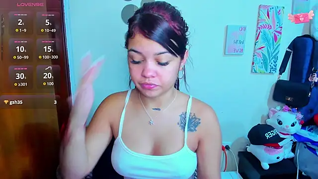 Snapshot of Emma_boo chatting on 15, 11, 2025 Emma boo online show from 15, 11, 2025