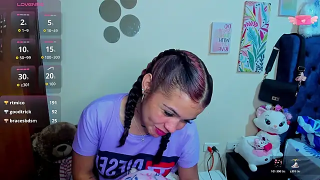 Snapshot of Emma_boo chatting on 18, 11, 2025 Emma boo online show from 18, 11, 2025