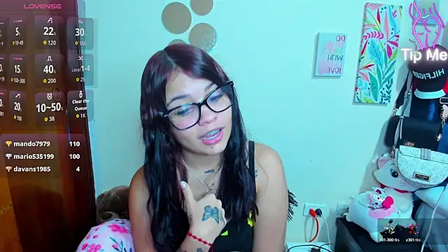 Snapshot of Emma_boo chatting on 1, 12, 2025 Emma boo online show from 1, 12, 2025