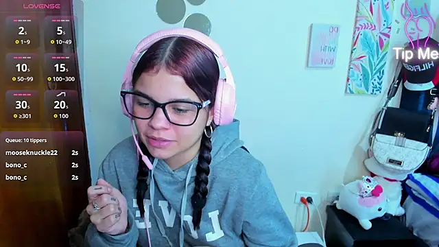 Snapshot of Emma_boo chatting on 4, 12, 2025 Emma boo online show from 4, 12, 2025