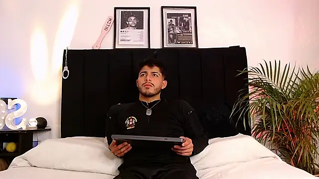 Snapshot of jaiden_thoner chatting on 26, 11, 2025 jaiden thoner online show from 26, 11, 2025