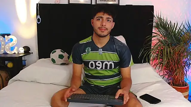 Snapshot of jaiden_thoner chatting on 28, 11, 2025 jaiden thoner online show from 28, 11, 2025