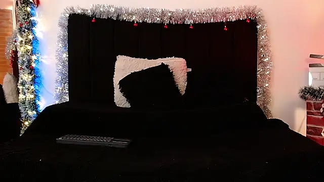 Snapshot of jaiden_thoner chatting on 15, 12, 2025 jaiden thoner online show from 15, 12, 2025