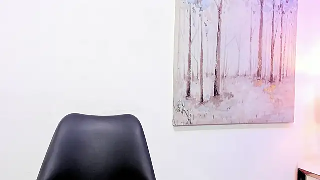 Snapshot of DanniaKross_1 chatting on 3, 11, 2025 DanniaKross 1 online show from 3, 11, 2025