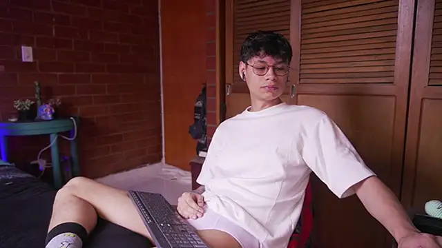 estmonnn online show from 13, 1, 2026