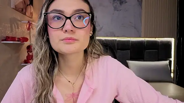 Im-Lola online show from 3, 12, 2025