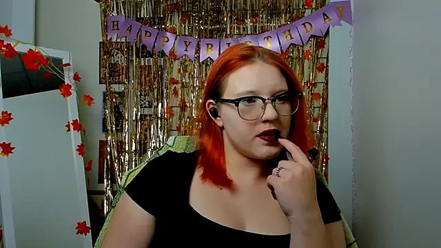 Snapshot of FoxPlayXX chatting on 11, 11, 2025 FoxPlayXX online show from 11, 11, 2025